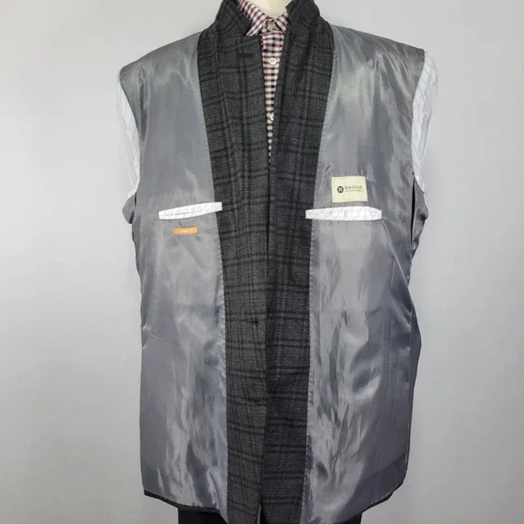 Haggar Mens Sport Coat Blazer Two Button Charcoal Gray Plaid Polyester blend 52L